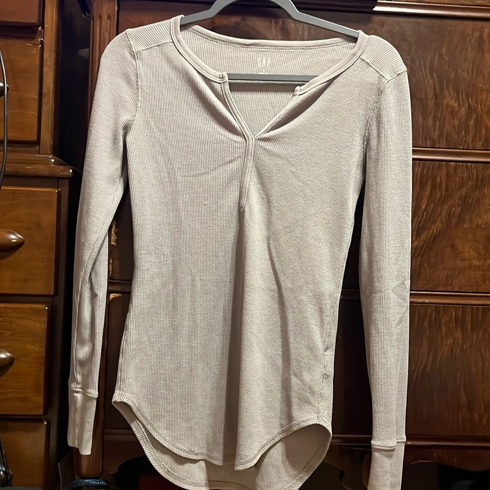 Plain gray waffle knit tee